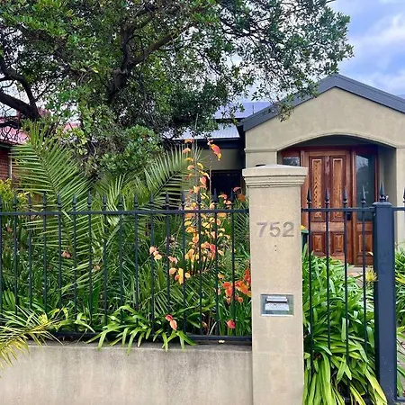 Grand Retreat In Town Villa Albury Exterior photo